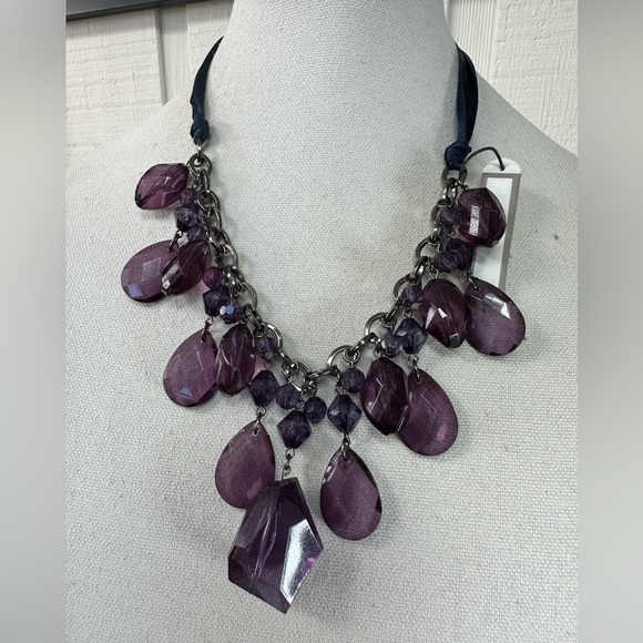 Adjustable satin style necklace with chunky purple dangles - Picture 5 of 6